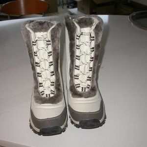 Extreme Snowflake White Snow Boots